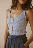 TOP TEJIDO CALADO BOTONES NACAR