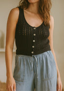 TOP TEJIDO CALADO BOTONES NACAR