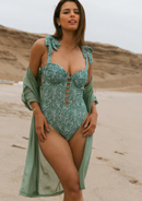 ENTERA JESSICA VERDE MILITAR CON HOJAS