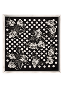 PAÑUELO SEDA FLORES CON CIRCULO NEGRO